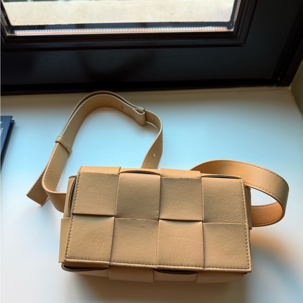 Cream Bottega Casetta Bag with Woven Design and Structured Shape